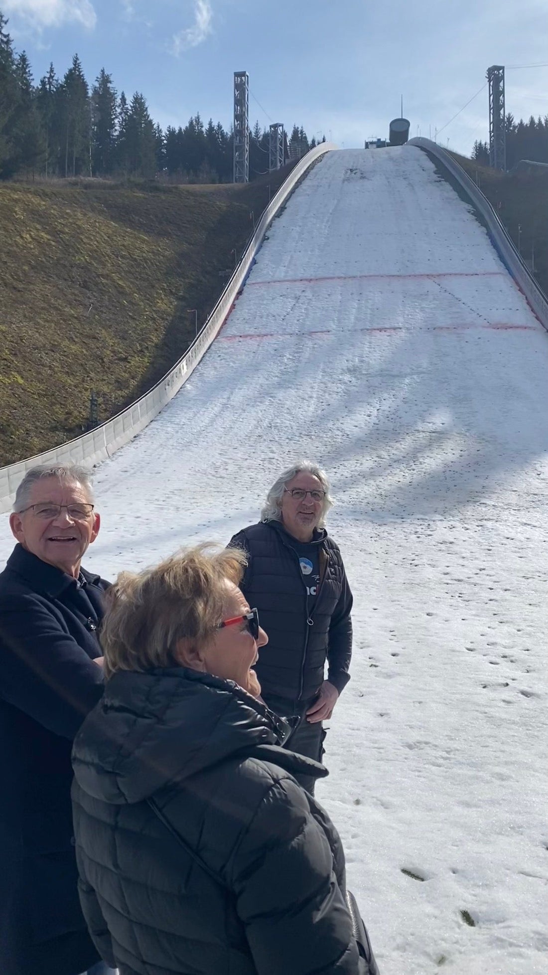 Vierschanzentournee-Sieger Manfred Decker & Seniorchef Falk Schellenbergerbei Firmenausflug 